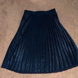 Max Studio Black A-Line Pleated Skirt